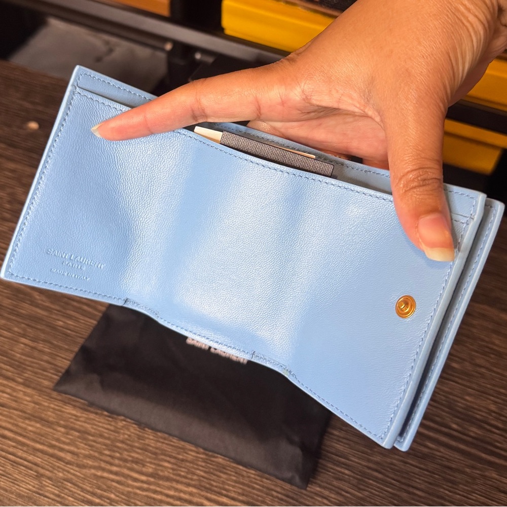☀️SOLD☀️Ombré Sunset Saint Laurent Compact Wallet - Picture 4 of 8